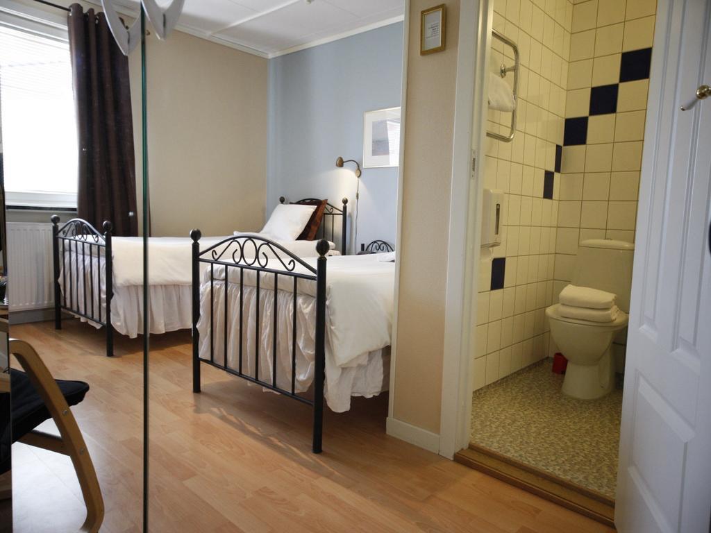 Hotell Zlafen Bed And Breakfast Karlskoga Chambre photo